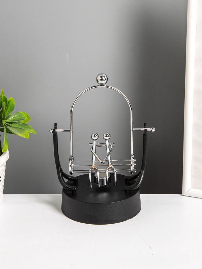 Маятник настольный антистресс «Влюблённая пара», металл, 19×11×11 см