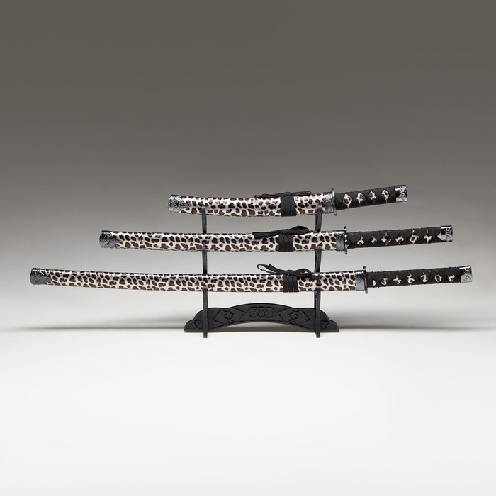 Макет оружия «Сувенирные катаны на подставке 3в1. Серый леопард», подарочный набор, ножны кожзам, 47 см; 70 см; 89 см