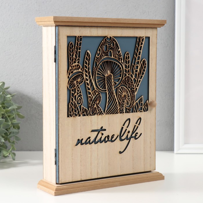 Ключница настенная «Грибы», дерево, 6 крючков, бежево-синяя, 6.2×19.5×25.2 см