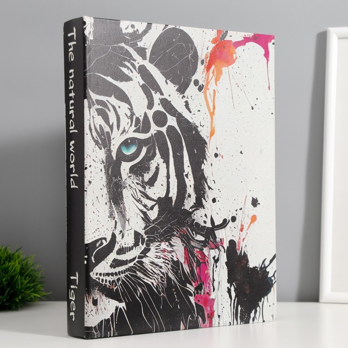 Шкатулка - книга «Мир природы. Белый тигр», дерево, искусственная кожа, 28.5×22×4 см