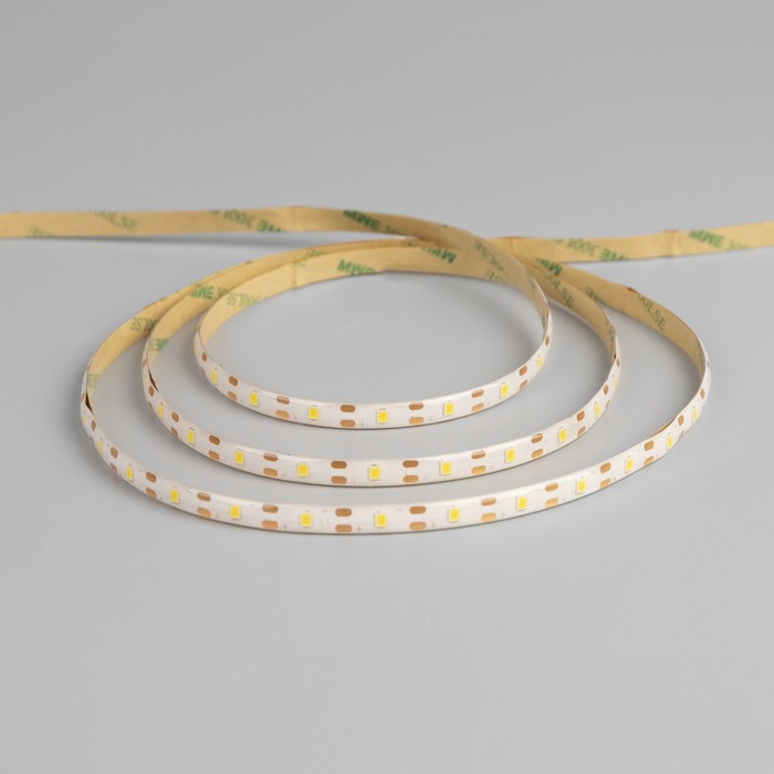 Светодиодная лента Luazon Lighting с датчиком движения 2 м, IP65, SMD2835, 60 LED/м, 4хААА, 3000К, свечение тёплое белое