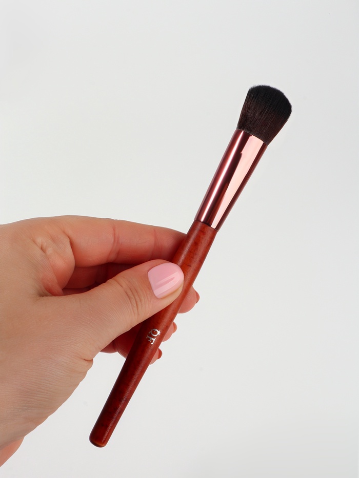 Кисть для макияжа Brush WOOD, 18 (±1) см, коричневая